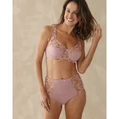 by - Soutien-gorge à armatures minimiseur