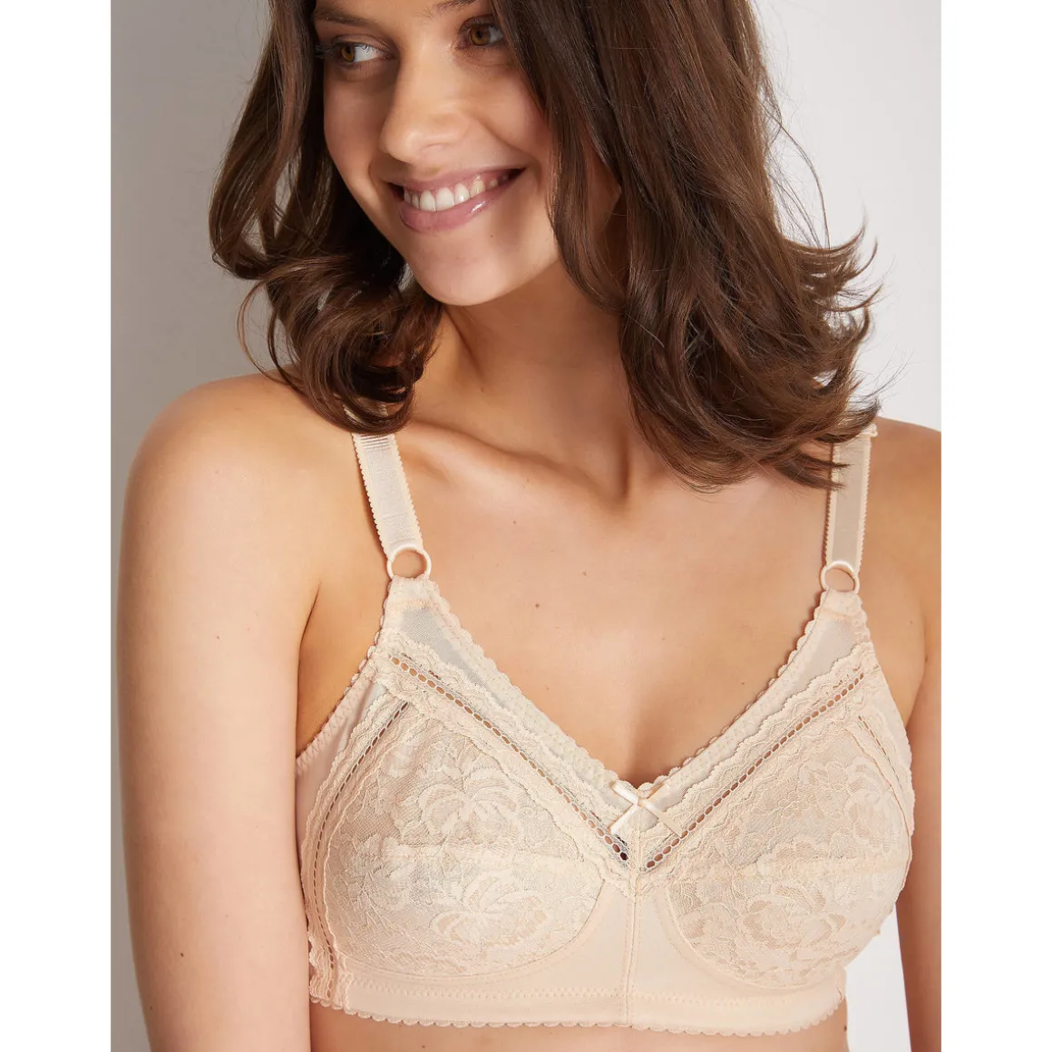 by - Soutien-gorge sans armatures enveloppant