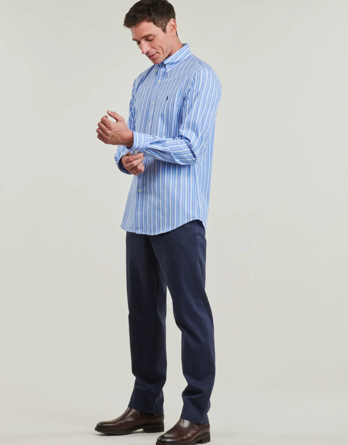 CHEMISE COUPE DROITE EN POPLINE DE COTON COL BOUTONNE