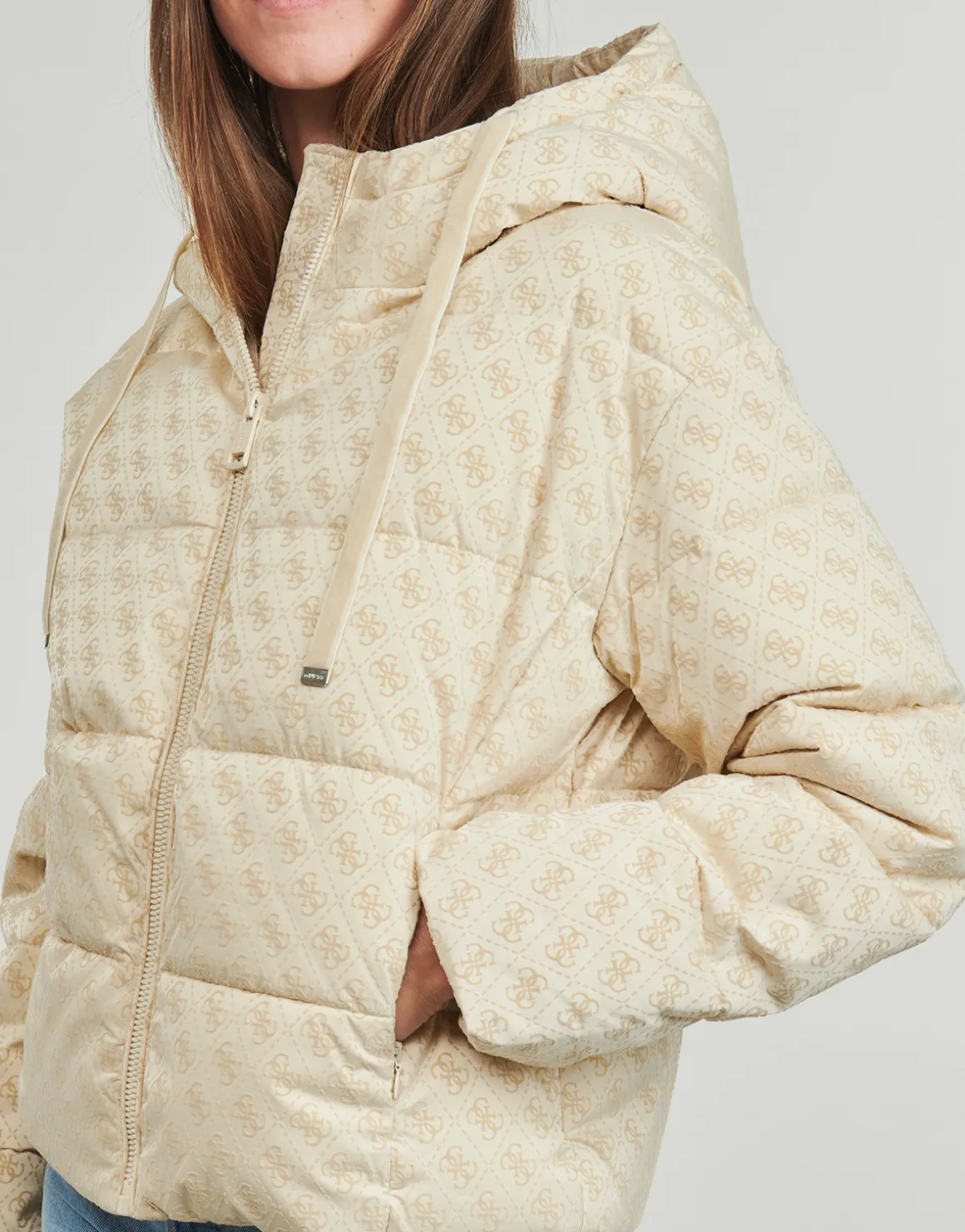 DAISY PUFFER LOGO FLOCK