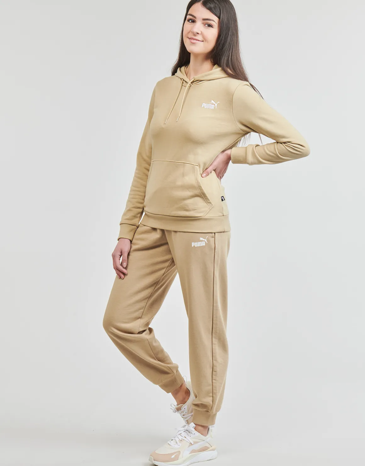 ESS+ SMALL LOGO HW COMFORT