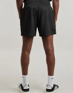 LEAGUE ESSENTIALS SHORT