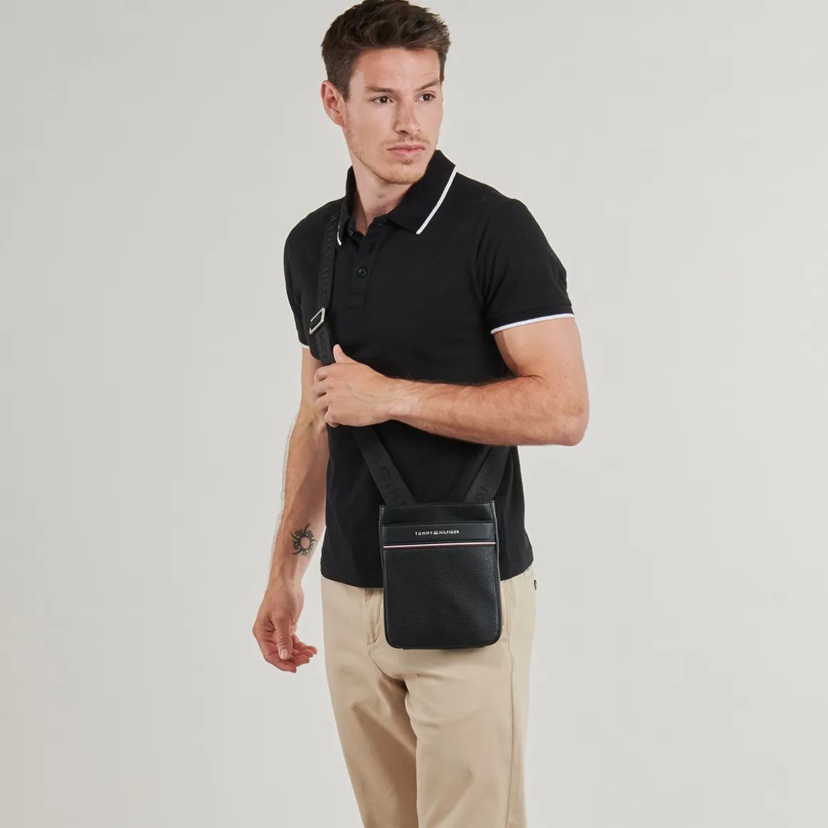 TH CORP MINI CROSSOVER