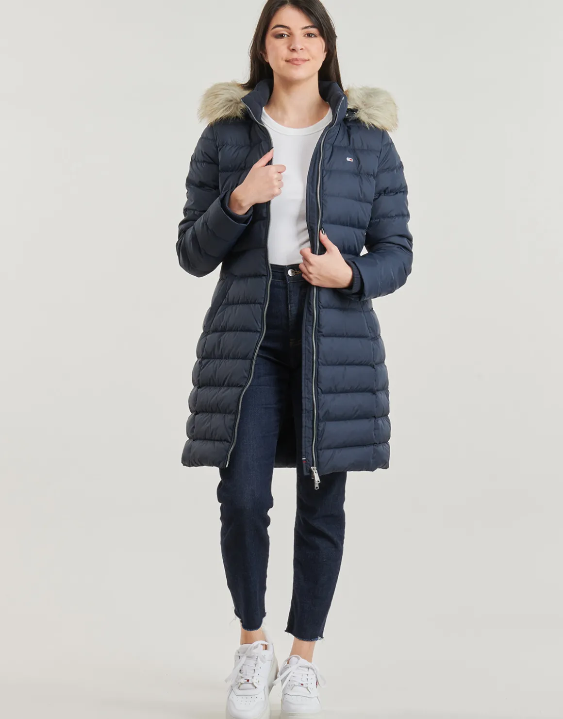 TJW ESSENTIAL HOODED DOWN COAT
