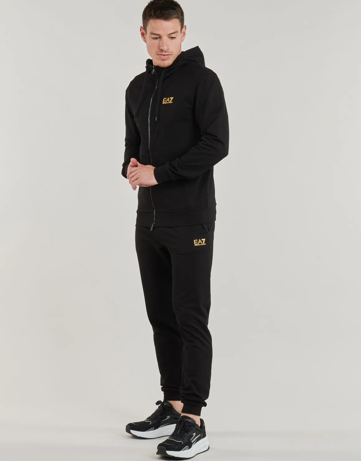 TRAIN CORE ID T-SUIT 8NPV63